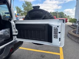 Jeep Wrangler Rubicon 4 Door 4x4 2026 — side view