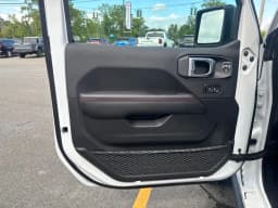 Jeep Wrangler Rubicon 4 Door 4x4 2026 — side view