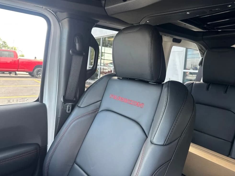 Jeep Wrangler Rubicon 4 Door 4x4 2026 — side view