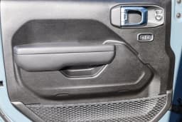 Jeep Wrangler Rubicon 4 Door 4x4 2026 — side view