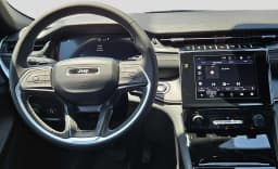 Jeep Grand Cherokee Laredo 4x2 2026 — side view