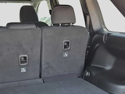Jeep Grand Cherokee Laredo 4x2 2026 — side view