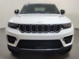Jeep Grand Cherokee Laredo 4x2 2026 — side view