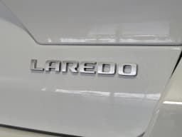 Jeep Grand Cherokee Laredo 4x2 2026 — side view
