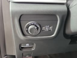 Jeep Grand Cherokee Laredo 4x2 2026 — side view