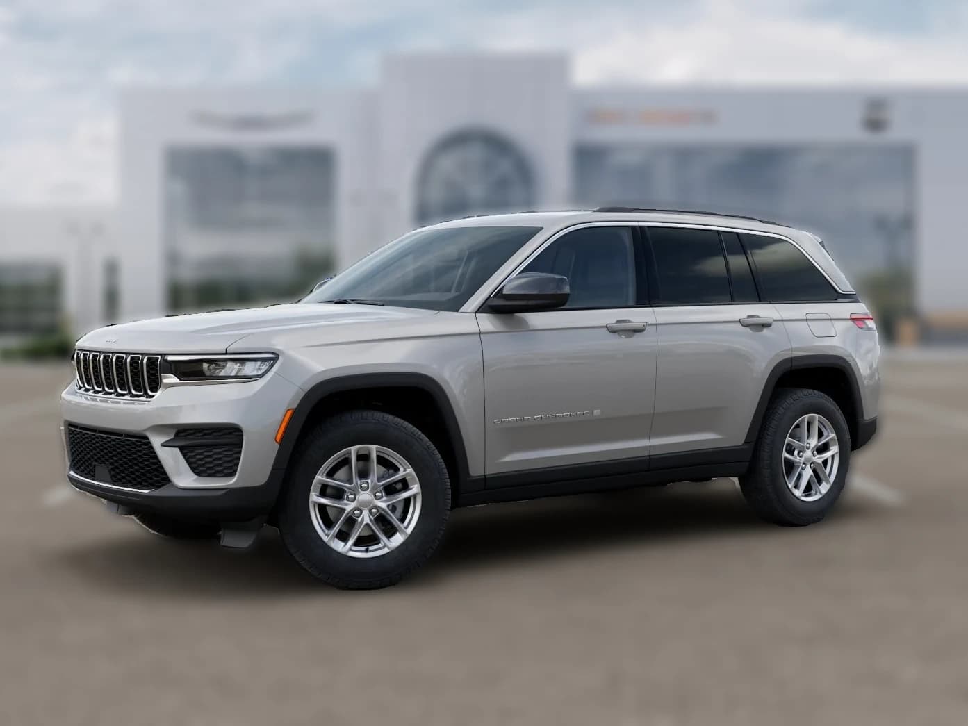 Jeep Grand Cherokee Laredo X 4x2 2026 — side view