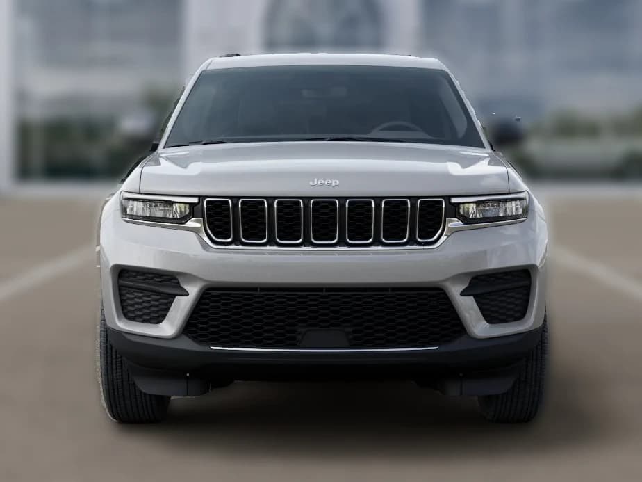 Jeep Grand Cherokee Laredo X 4x2 2026 — side view