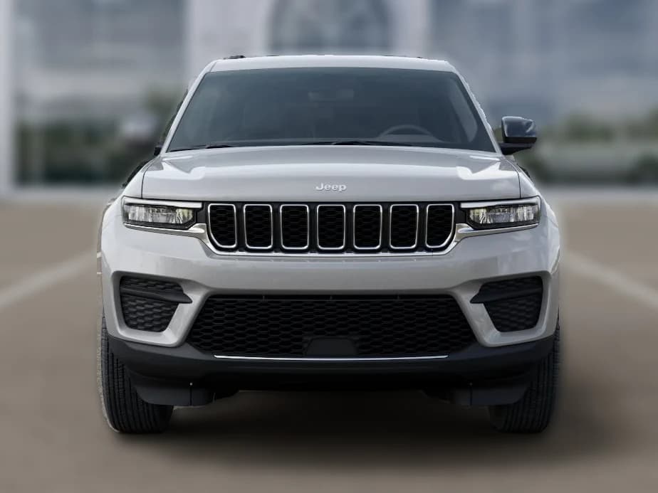 Jeep Grand Cherokee Laredo X 4x2 2026 — side view