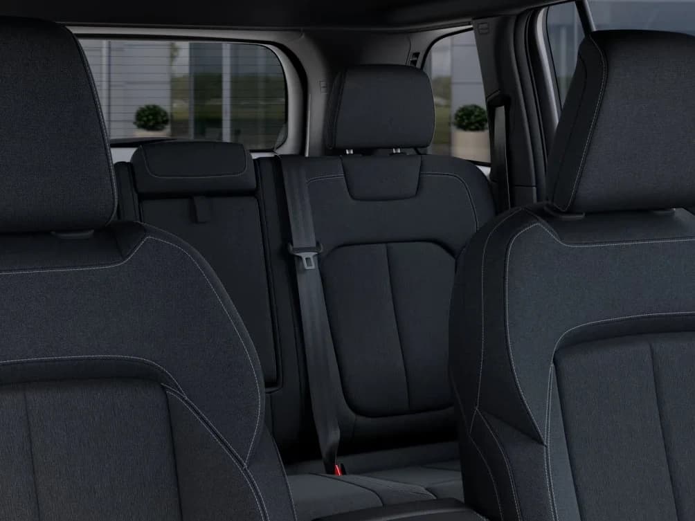 Jeep Grand Cherokee Laredo X 4x2 2026 — side view