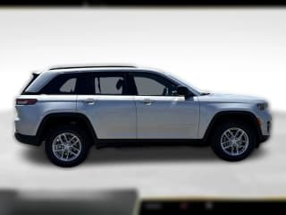 Jeep Grand Cherokee Laredo 4x2