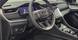 Jeep Grand Cherokee Laredo 4x2 2026 — side view