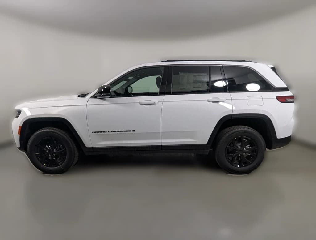 Jeep Grand Cherokee Laredo Altitude 4x2 2026 — side view