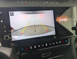Jeep Grand Cherokee Laredo Altitude 4x2 2026 — side view