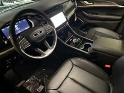 Jeep Grand Cherokee Limited 4x2 2026 — side view