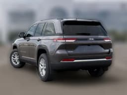 Jeep Grand Cherokee Laredo X 4x4 2026 — side view