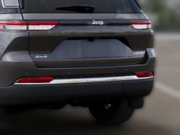 Jeep Grand Cherokee Laredo X 4x4 2026 — side view