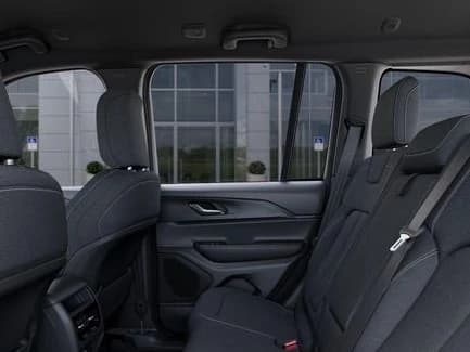 Jeep Grand Cherokee Laredo X 4x4 2026 — side view