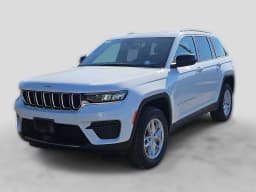 Jeep Grand Cherokee Laredo X 4x4 2026 — side view