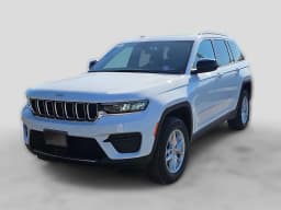 Jeep Grand Cherokee Laredo X 4x4 2026 — side view