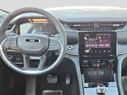 Jeep Grand Cherokee Laredo X 4x4 2026 — side view