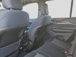 Jeep Grand Cherokee Laredo X 4x4 2026 — side view