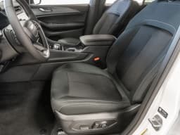 Jeep Grand Cherokee Laredo 4x4 2026 — side view