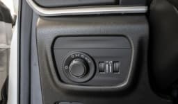 Jeep Grand Cherokee Laredo 4x4 2026 — side view