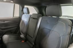Jeep Grand Cherokee Laredo 4x4 2026 — side view