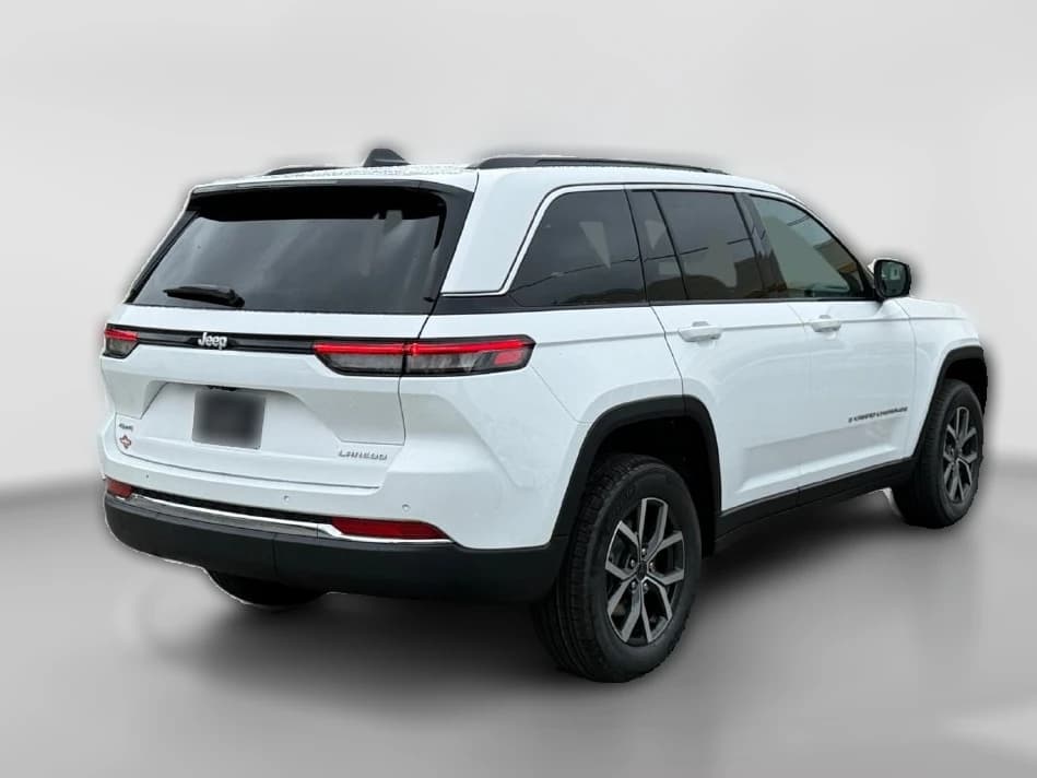 Jeep Grand Cherokee Laredo X 4x4 2027 — side view