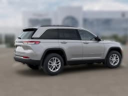 Jeep Grand Cherokee Laredo 4x4 2026 — side view