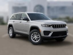 Jeep Grand Cherokee Laredo 4x4 2026 — side view