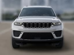 Jeep Grand Cherokee Laredo 4x4 2026 — side view