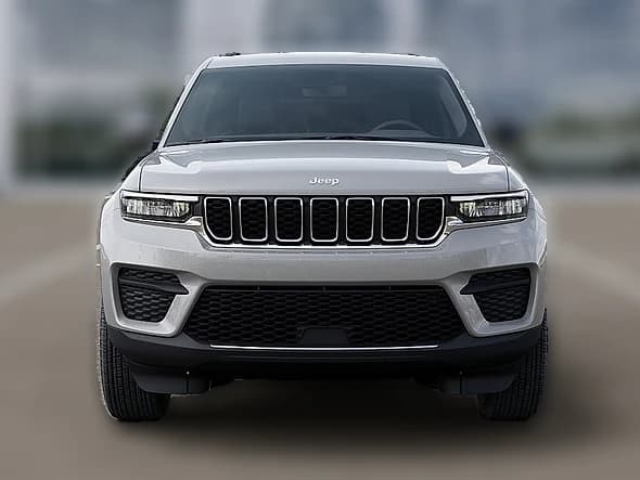 Jeep Grand Cherokee Laredo 4x4 2026 — side view