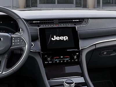 Jeep Grand Cherokee Laredo 4x4 2026 — side view