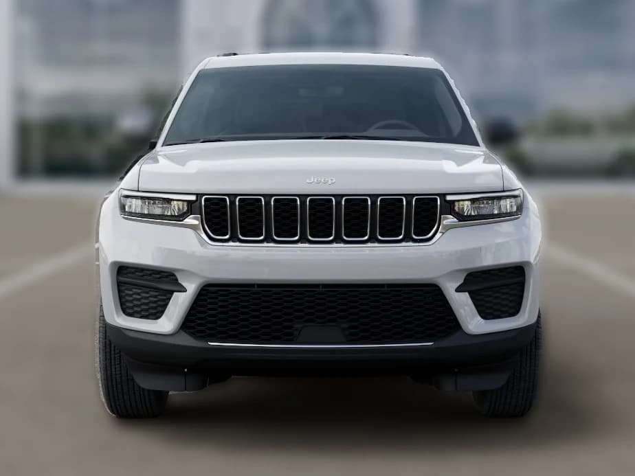 Jeep Grand Cherokee Laredo X 4x4 2026 — side view