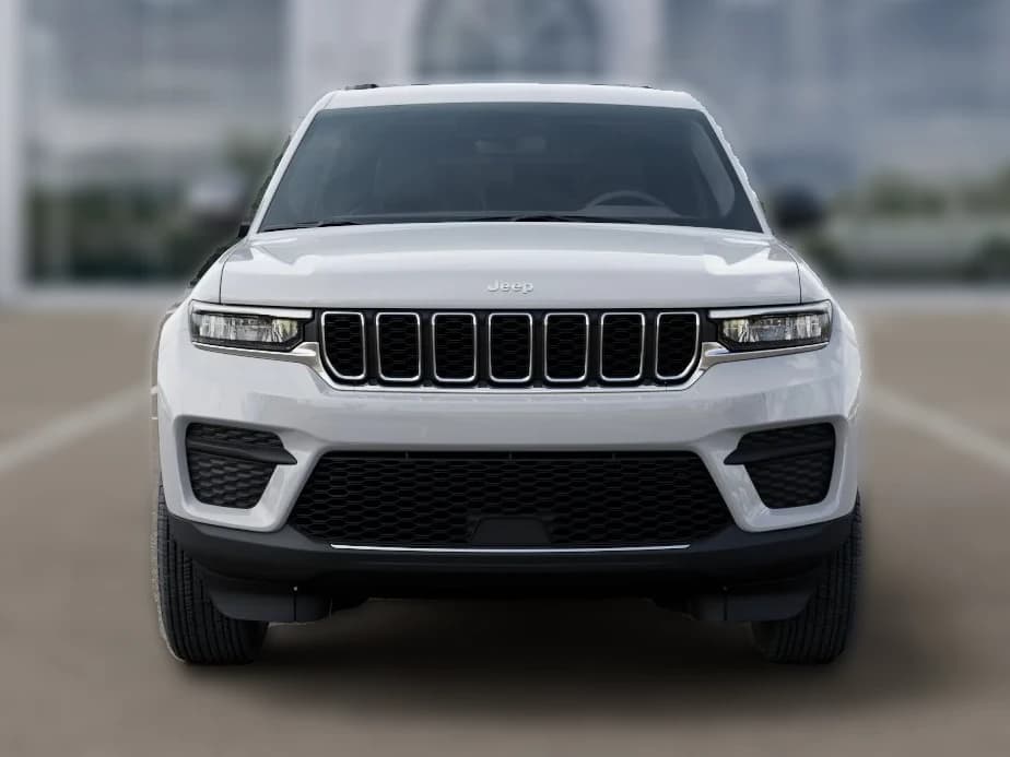 Jeep Grand Cherokee Laredo X 4x4 2026 — side view