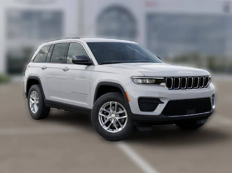 Jeep Grand Cherokee Laredo 4x4 2026 — side view