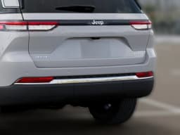 Jeep Grand Cherokee Laredo 4x4 2026 — side view