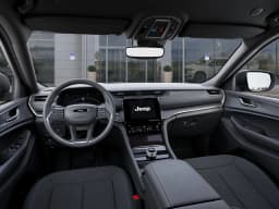 Jeep Grand Cherokee Laredo 4x4 2026 — side view