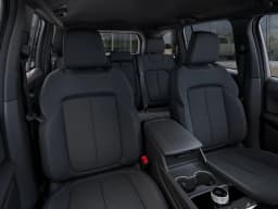 Jeep Grand Cherokee Laredo 4x4 2026 — side view