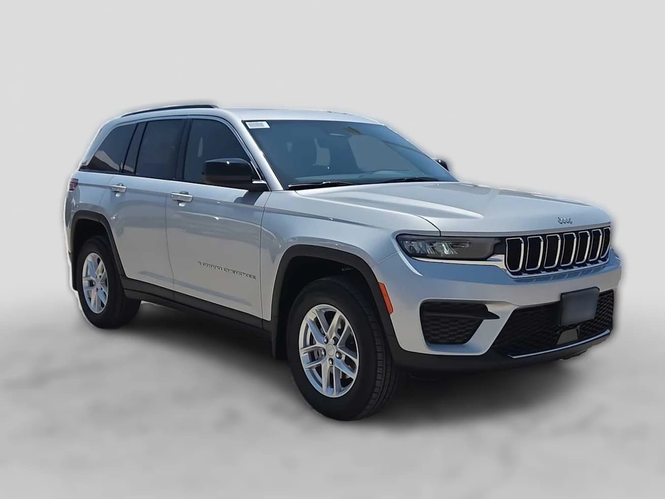 Jeep Grand Cherokee Laredo X 4x4 2026 — side view