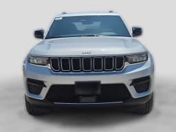 Jeep Grand Cherokee Laredo X 4x4 2026 — side view