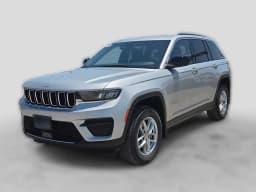 Jeep Grand Cherokee Laredo X 4x4 2026 — side view
