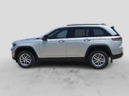 Jeep Grand Cherokee Laredo X 4x4 2026 — side view