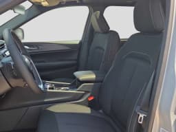 Jeep Grand Cherokee Laredo X 4x4 2026 — side view