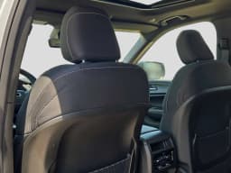 Jeep Grand Cherokee Laredo X 4x4 2026 — side view