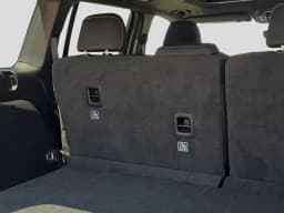Jeep Grand Cherokee Laredo X 4x4 2026 — side view