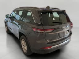 Jeep Grand Cherokee Laredo X 4x4 2026 — side view