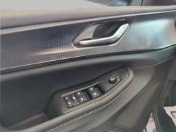 Jeep Grand Cherokee Laredo X 4x4 2026 — side view