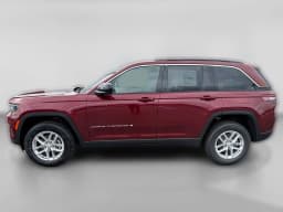 Jeep Grand Cherokee Laredo X 4x4 2026 — side view